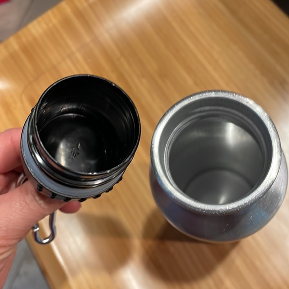 Jerry Leigh Disney Mickey water bottle - Picture 6 of 7